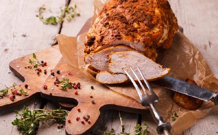 Pastrami z piersi kurczaka: najlepsza domowa wędlina