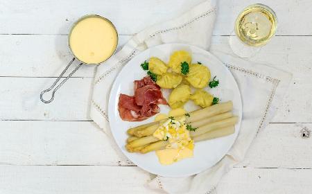 Szparagi w sosie remoulade